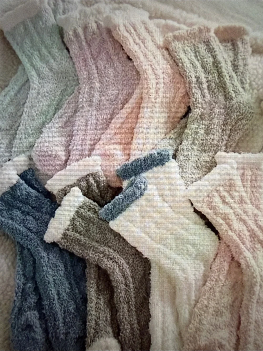❣️5/$25❣️3 pair Cozy Plush Sherpa-Lined Women's Socks - assorted colors. 🆕
